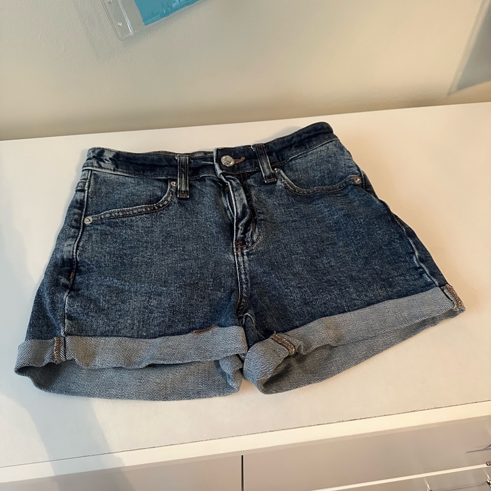 Wild fable dark wash jean shorts size 00, 24R